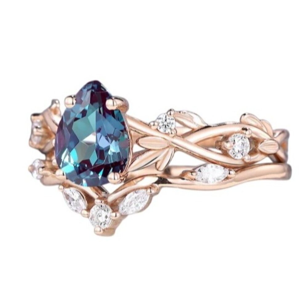 Pear Shape Alexandrite 2 piece Bridal Set engagement set in rose gold - Picture 4 of 8